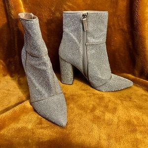 MADDEN GIRL WOMENS FLEX-R BOOT - SILVER